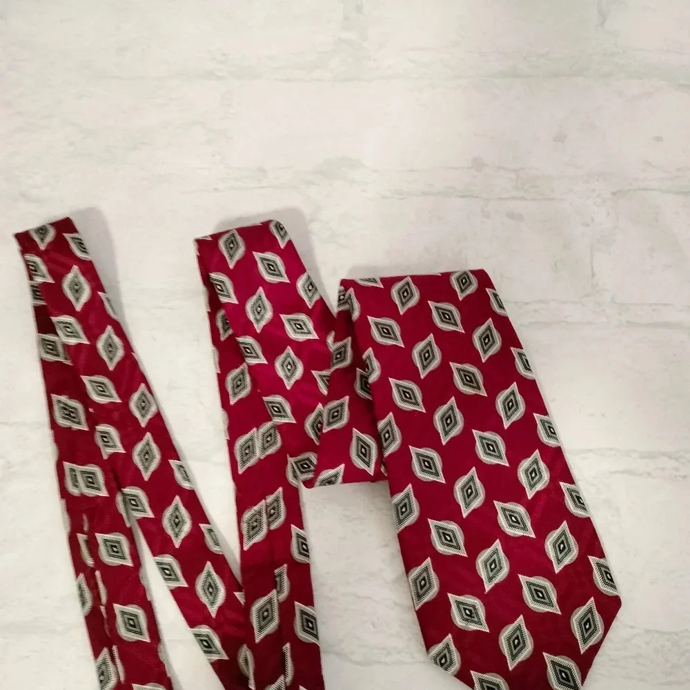 Robert Talbott Silk Tie Necktie Maroon Geometric Pattern Hand Sewn Made in USA